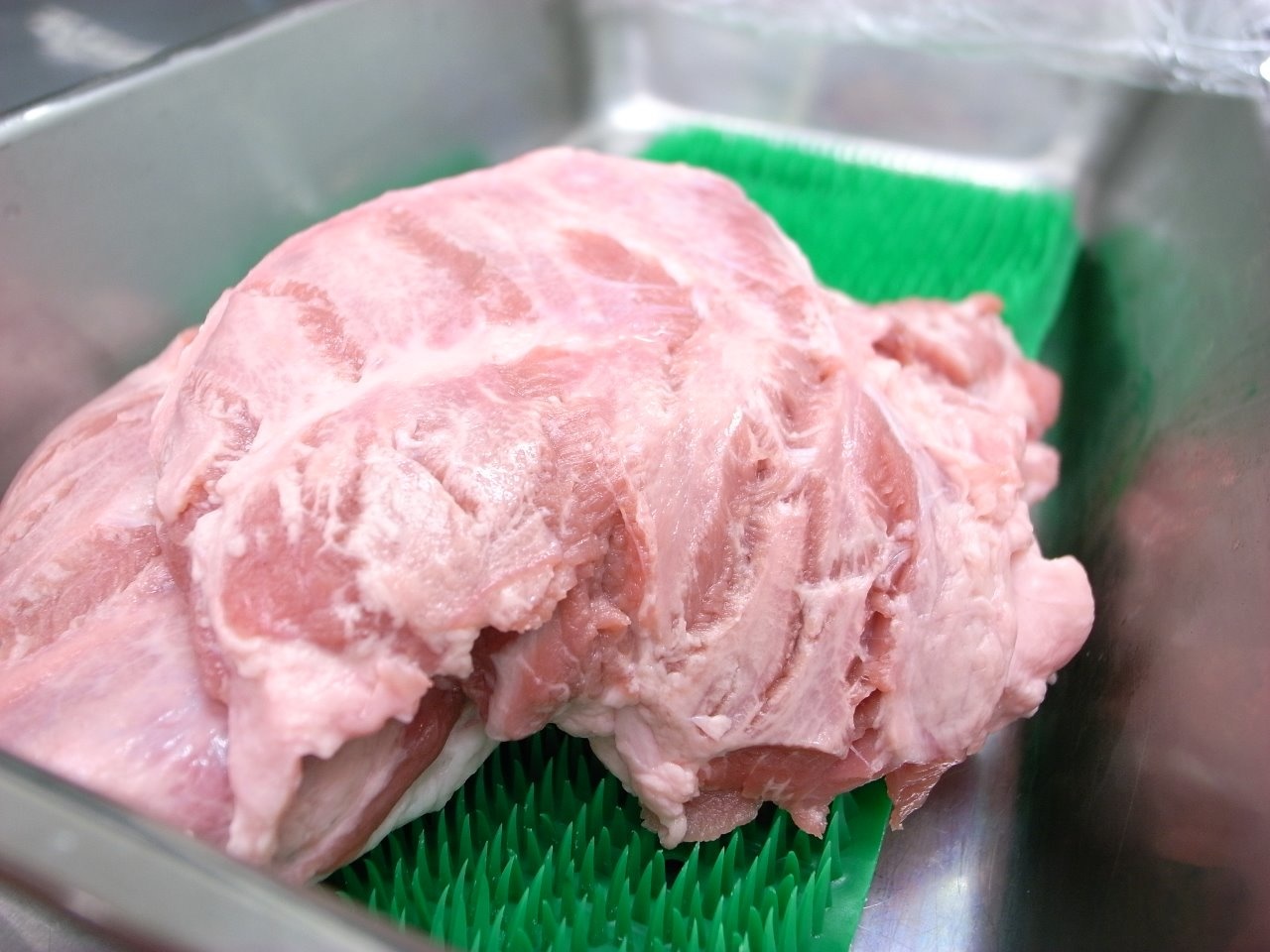 豚 ほほ肉が仲間入り スタッフだより お肉で人を元気にするブログ 豊田市の内藤精肉店